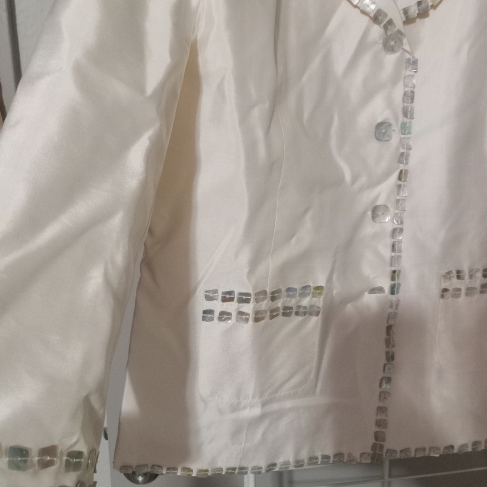 Blazer - Picture 3 of 4